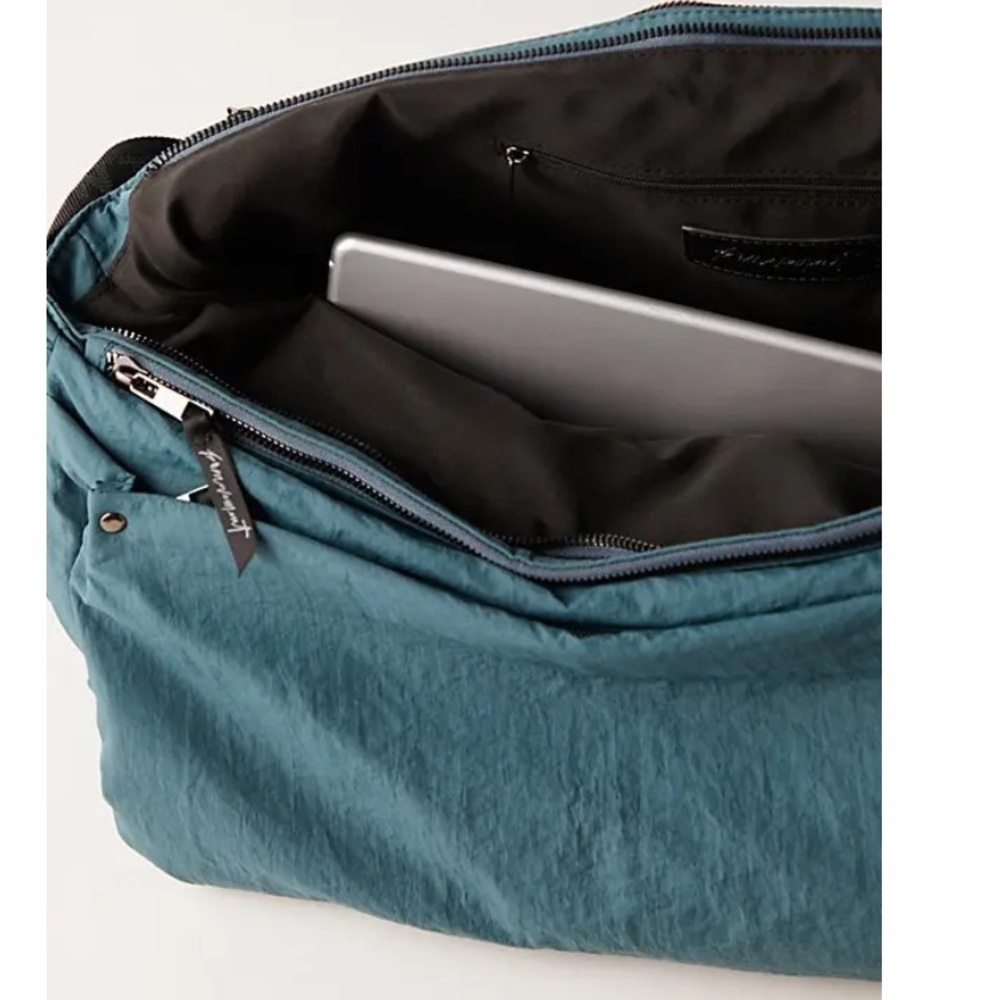 SOLD🎉Free People Movement All Day Bag - Picture 7 of 7